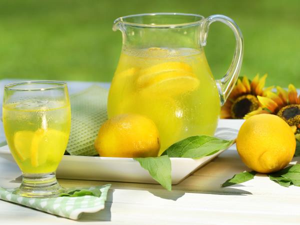 Kako narediti nizko-kalorično limonado?